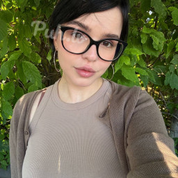 Lyli, 24
