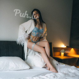 Daniella, 23