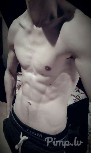 Познакомлюсь с женщиной для интимной дружбы.