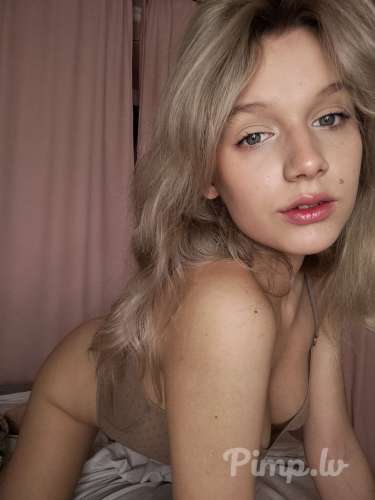 Laurarozee (Photo!) offering virtual services (#8757896)