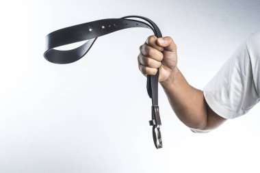 Дaм дeвyшкe рeмня.