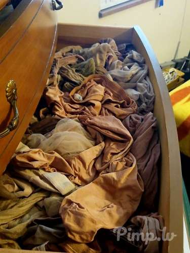 Pārdodu valkātas sieviešu zeķbikses zeķenes zeķubikses un neilona zeķes vai main...